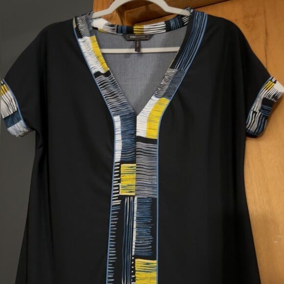 BCBGMaxazria Dress Vneck Shift Dress Size Medium Tribal Black - Picture 8 of 9